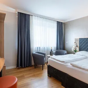 https://novum-hotel-rieker-stuttgart-hauptbahnhof.stuttgart-hotel.com